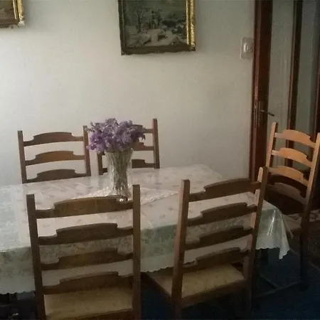 Barbat 17620a Apartment