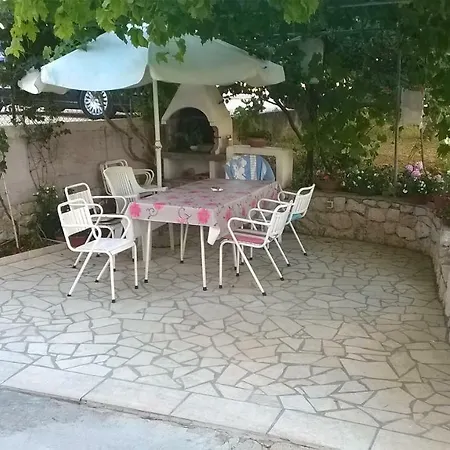 Barbat 17620a Apartment